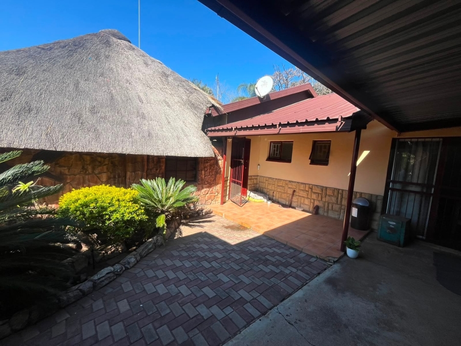 3 Bedroom Property for Sale in Geelhoutpark North West